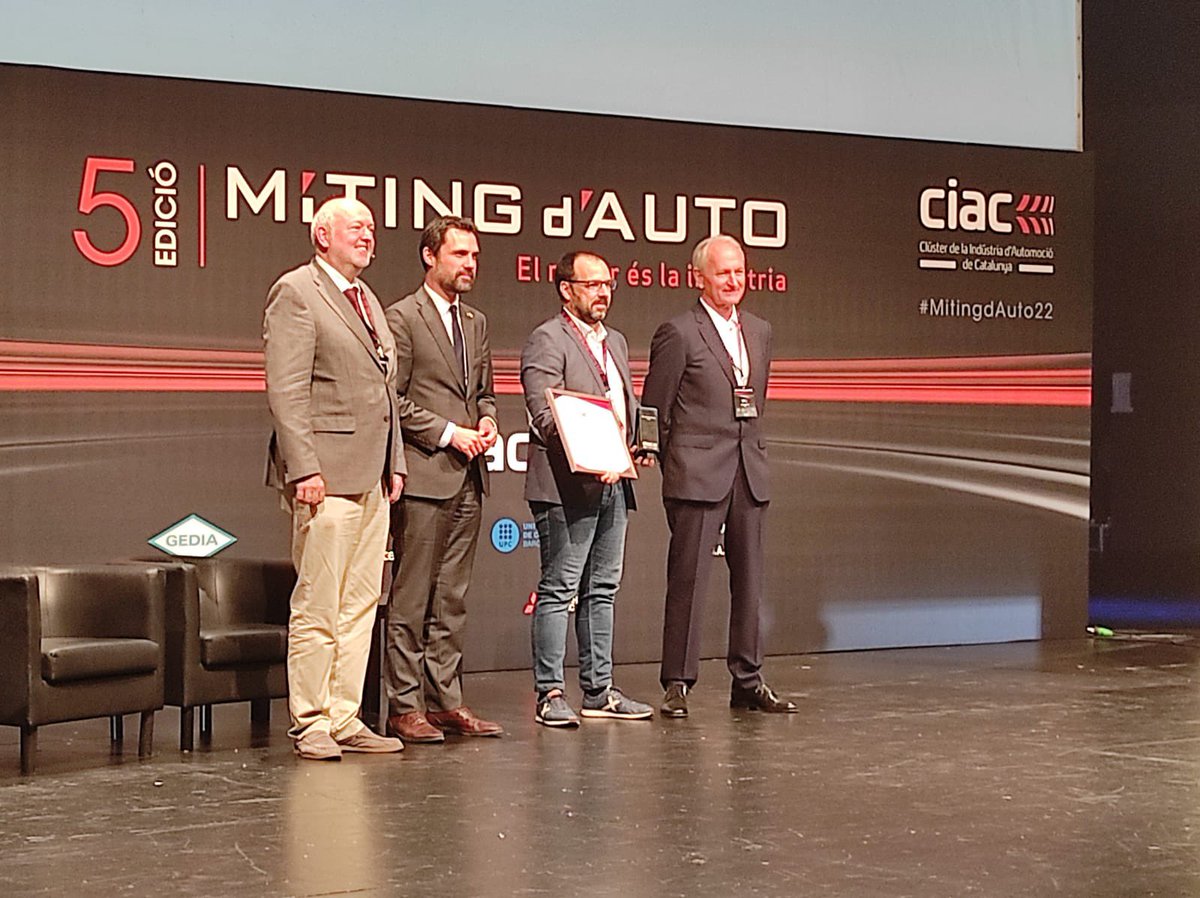 ¡Estamos de enhorabuena! Hoy recibimos el Premio CIAC a la Mejor Estrategia de Innovación por parte del <a href="/CIACnews/">CIAC</a> por nuestros proyectos pioneros de #RealidadVirtual y #RealidadAumentada desarrollados en el sector de la automoción. ¡Gracias al CIAC por este reconocimiento!