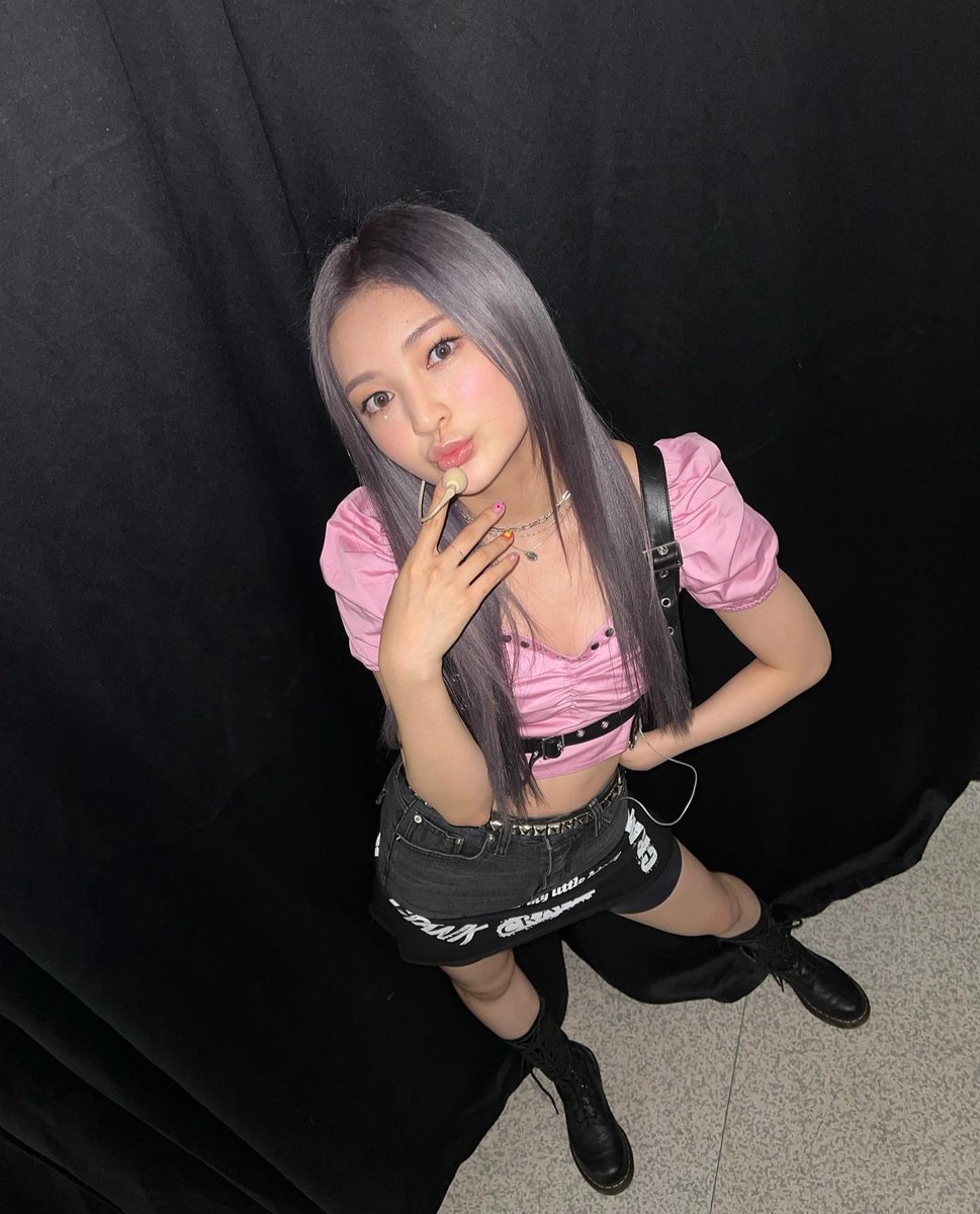 KimChoyeonFR's tweet photo. [ Instagram ] 22.06.22

"👅"

Bibii 🌈 

#CHOYEON #bugAboo https://t.co/BrSkcqKu2B