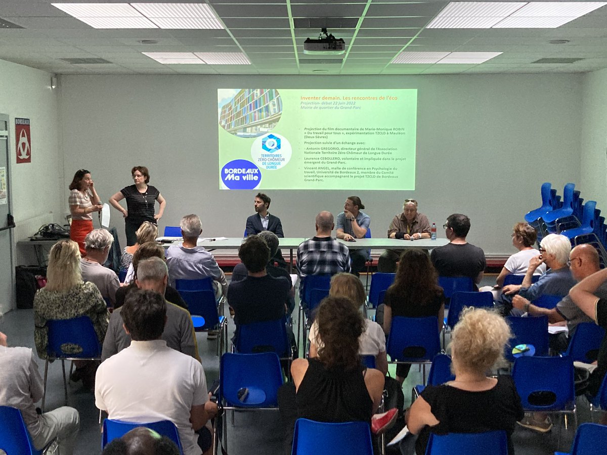 Ce soir au Grand-Parc à #Bordeaux, on a débattu du droit à l’emploi autour du projet de territoire zéro chômeur de longue durée #TZCLD

Beaucoup d’espoir, d’envie et d’énergie dans le quartier !

Merci @AntoninGregorio pour le déplacement et <a href="/camille_dorival/">Camille Dorival</a> pour l’animation