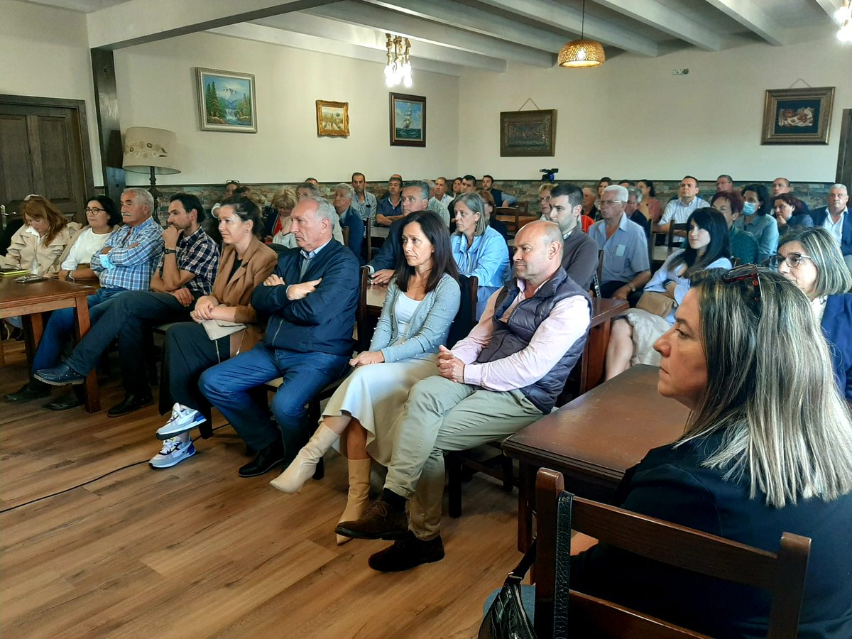 LuisLopezLugues's tweet photo. Nos lombos da emblemática Franqueira, no corazón das bisbarras do Condado e A Paradanta, arranco os meus encontros cos militantes para escoitalos e presentar a miña candidatura á presidencia do @pontevedrapp.
Infinitas grazas polo cheo! https://t.co/YB4AWj4HnL