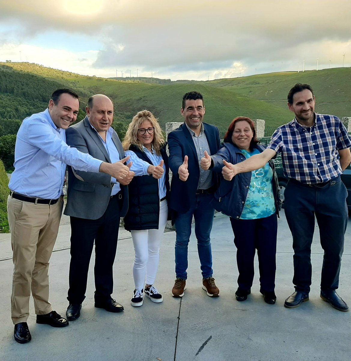 LuisLopezLugues's tweet photo. Nos lombos da emblemática Franqueira, no corazón das bisbarras do Condado e A Paradanta, arranco os meus encontros cos militantes para escoitalos e presentar a miña candidatura á presidencia do @pontevedrapp.
Infinitas grazas polo cheo! https://t.co/YB4AWj4HnL