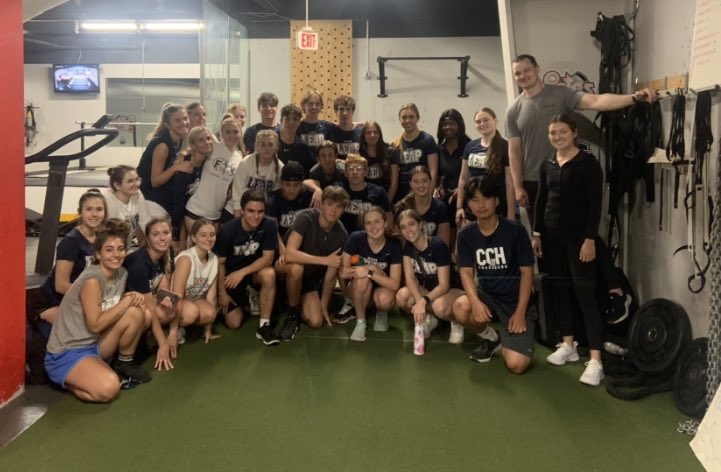 DevelopAthletes's tweet photo. TY @TPHCan for teaching the high school AthLeaders better ways to move today! 
Safer movement mechanics matter.
Some it was 1st intro to S&amp;C and loved it!

Trev, Maddi, &amp; Josh are the best 💪🏻 

TPH serves multi sports, all levels casual to elite/pro. 🏒 🏀 ⚽️ 🏐 🏈 🏃‍♀️ 
#ldnont https://t.co/MB3ovP0beq