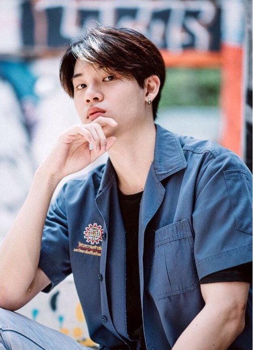 Miruralpaga's tweet photo. And today welcome to Kamol in the weekly cheater club ! 
#CheckOutSeries #UnforgottenNightTheSeries #lovemechanics 
#lakorn #BL #CheatersClub https://t.co/TwaI1rTENv
