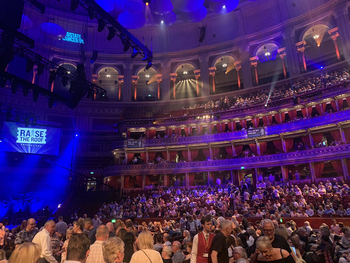dougiedonnelly's tweet photo. Big night @RoyalAlbertHall tonight to #RaisetheRoof for @ProstateUK ! Very proud of my little girl @LJDee - all her hard work paying off tonight ! @JoolsBand @rodstewart #VanMorrison @Palomafaith https://t.co/MVwReuFH5C