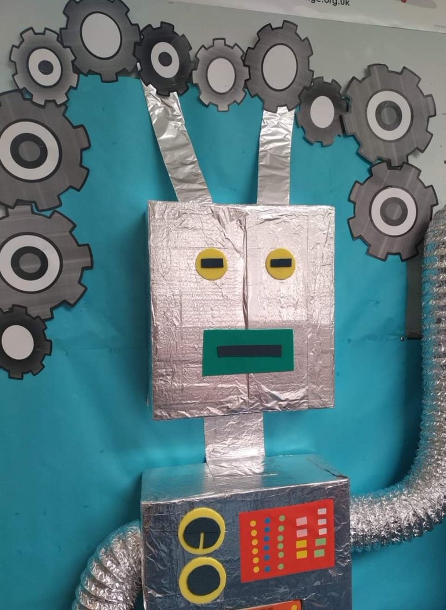 Wow! Grangemouth library I love your robot! This looks like a fabulous Summer Reading Challenge! 😍📖 I know some of the <a href="/MorayPS/">Moray Primary School</a>  boys and girls will love getting involved in this! falkirkleisureandculture.org/learning/libra…
<a href="/LibFalkirk/">Falkirk Libraries</a> <a href="/GHSLibrGHSLibr/">GrangemouthHSLibrary & cluster 🇰🇪🏴󠁧󠁢󠁳󠁣󠁴󠁿</a> <a href="/LADICKSON76/">P2/1 D Moray Primary</a> @MrsMacTeach1 <a href="/MorayP4S/">P5S Moray Primary</a>