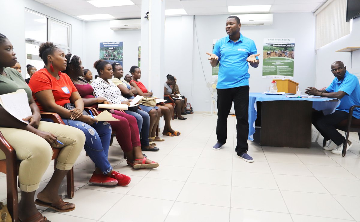 PADForg's tweet photo. W/ The Coca-Cola Foundation’s support, PADF worked with Haitian recycling enterprise @ecssahaiti to train 206 people (including 182 women) in plastics recycling techniques and 79 women in financial management.
#Resikle #Resiklepoupwotejelavi #SustainableLivelihoods https://t.co/tLHTt8Q3XW