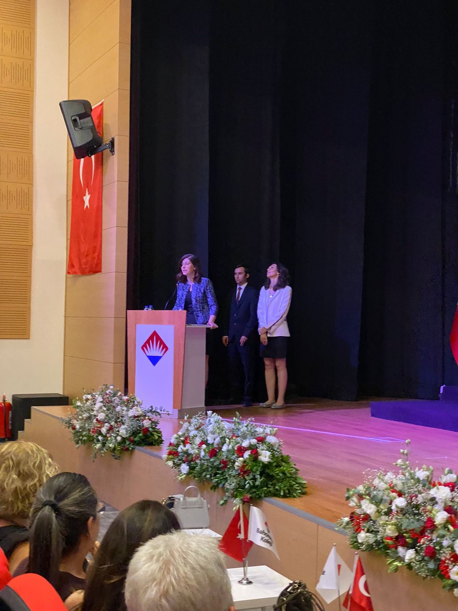 bkcicekli's tweet photo. 2021-2022 Eğitim Öğretim Yılı Fen ve Teknoloji Lisesi mezuniyet töreniyle öğrencilerimizi yeni hayatlarına gururla uğurluyoruz. Yolunuz açık olsun gençler! https://t.co/YwUAgXEQLd