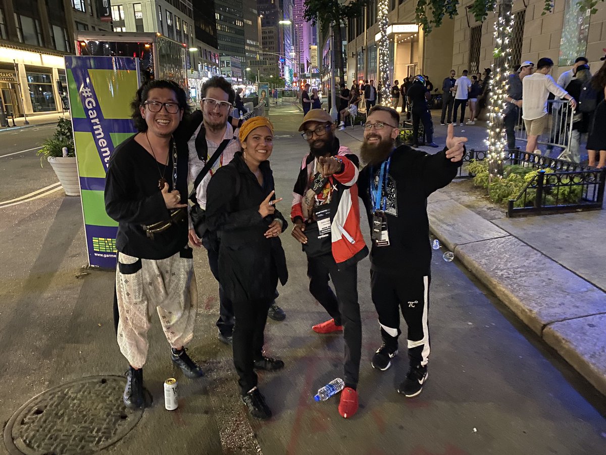 KavyaPearlman's tweet photo. Met my tribe of misfit geniuses @TheKnowbody @RadCondad π« @CodeLarkin & @magiccats12 Thank you for a fantastic celebration of intelligence & creativity last night via @TheSandboxGame party #NFTNYC2022 LETS bring d energy to https://t.co/HukKK2n1Vq & safeguard #MetaverseCitizens https://t.co/vi17RN3i70