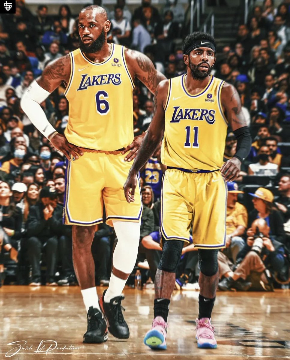 Kyrie Irving has had some recent contact with LeBron James to discuss a potential reunion, via <a href="/TheSteinLine/">Marc Stein</a> 

👀😳
