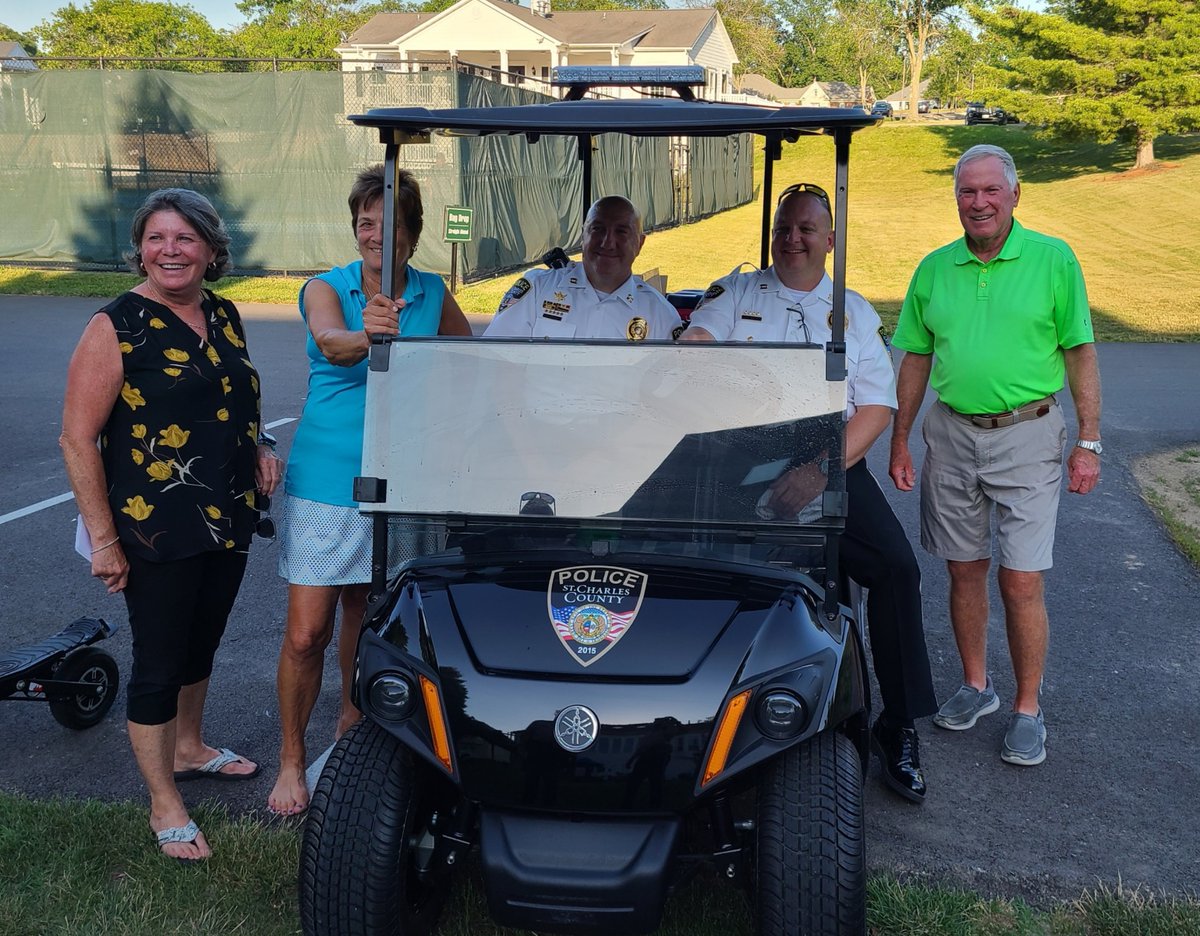 SCCMOPD's tweet image. Thank you, Weldon Spring residents, for meeting with us at last night’s Walk &amp;amp; Talk! We had a wonderful evening getting to meet more of the #SCCPDCommunity in Williamsburg on the Greens, Estates at Westchester Farm, Whitmoor Country Club, and the Highlands.