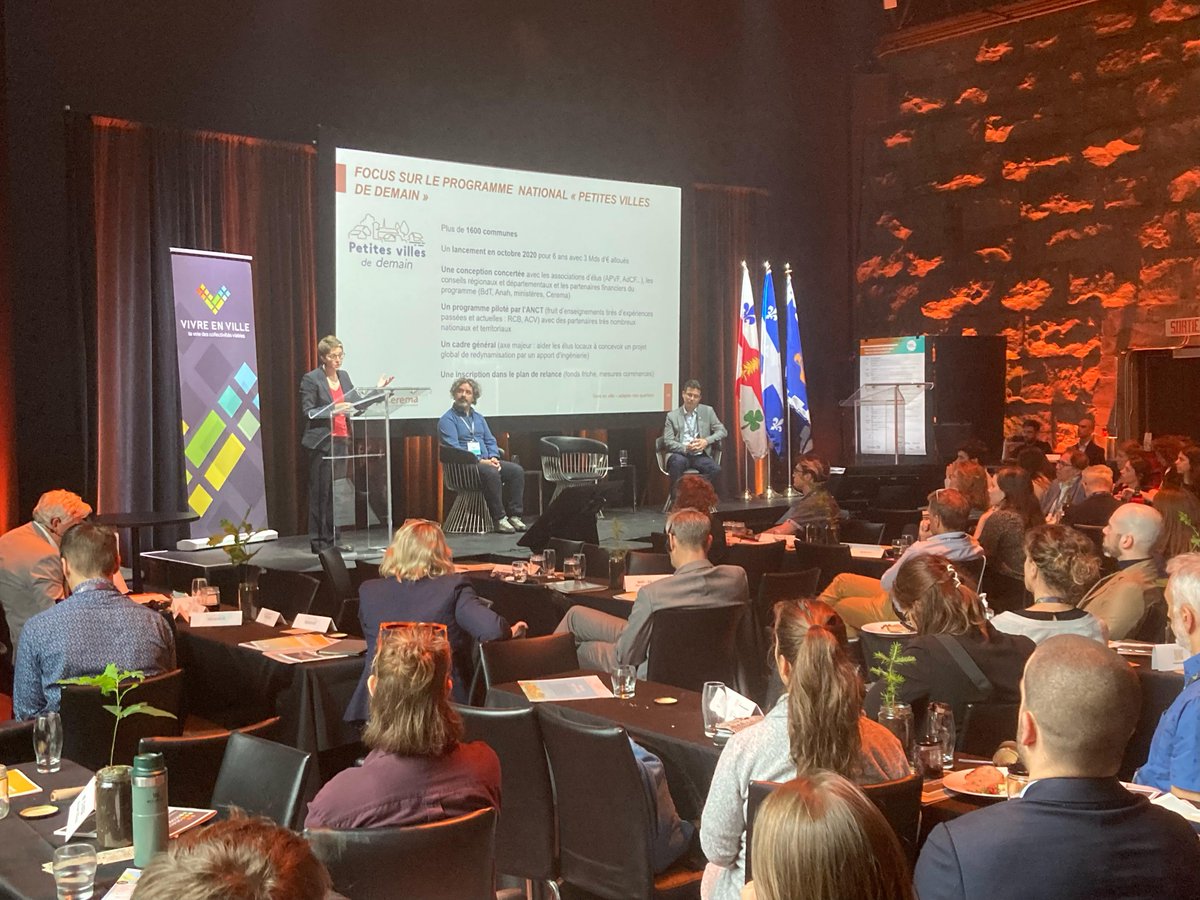 VivreenVille's tweet photo. #RVCV22 : @AnnabelleFerry, directrice territoires et villes @CeremaCom; @C_Petit, directeur des projets spéciaux @ruesprincipales, et David Paradis, notre directeur - Recherche, formation et accompagnement discutent de l'importance de valoriser les coeurs de villes et villages. https://t.co/LGcvsrkoZn