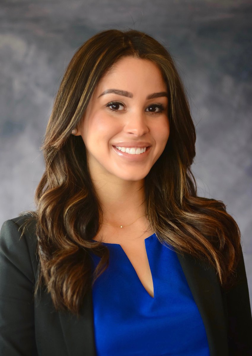 New headshots coming your way! I’m so excited for the upcoming #Match2023! Looking forward to meeting my fellow Urology applicants along the way! 🤍 #UroSoMe #MedTwitter #Urology @LatinasInMed @LatinXUro @Uro_Stream