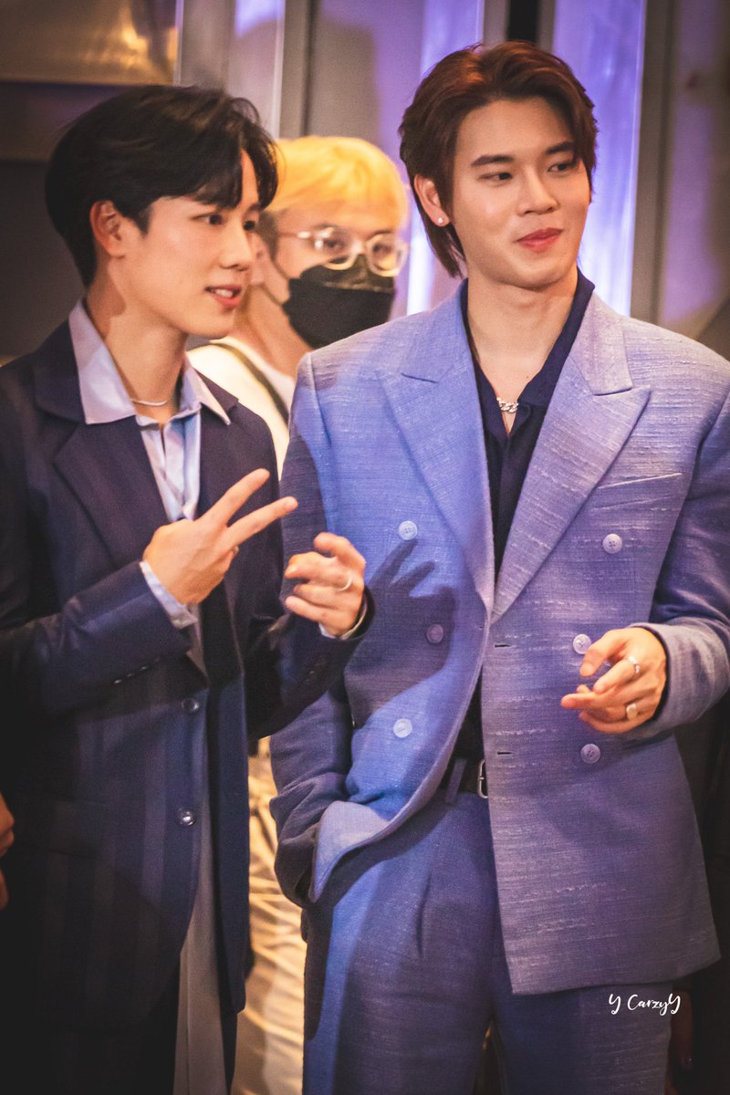 y_crazyY_'s tweet photo. อชิ - ยองแจ 🥰
 #ผ้าผีบอกGalaPremiere
@yinyin_anw #yinyin_anw @warwanarat #warwanarat https://t.co/NfYJ1pwQm2