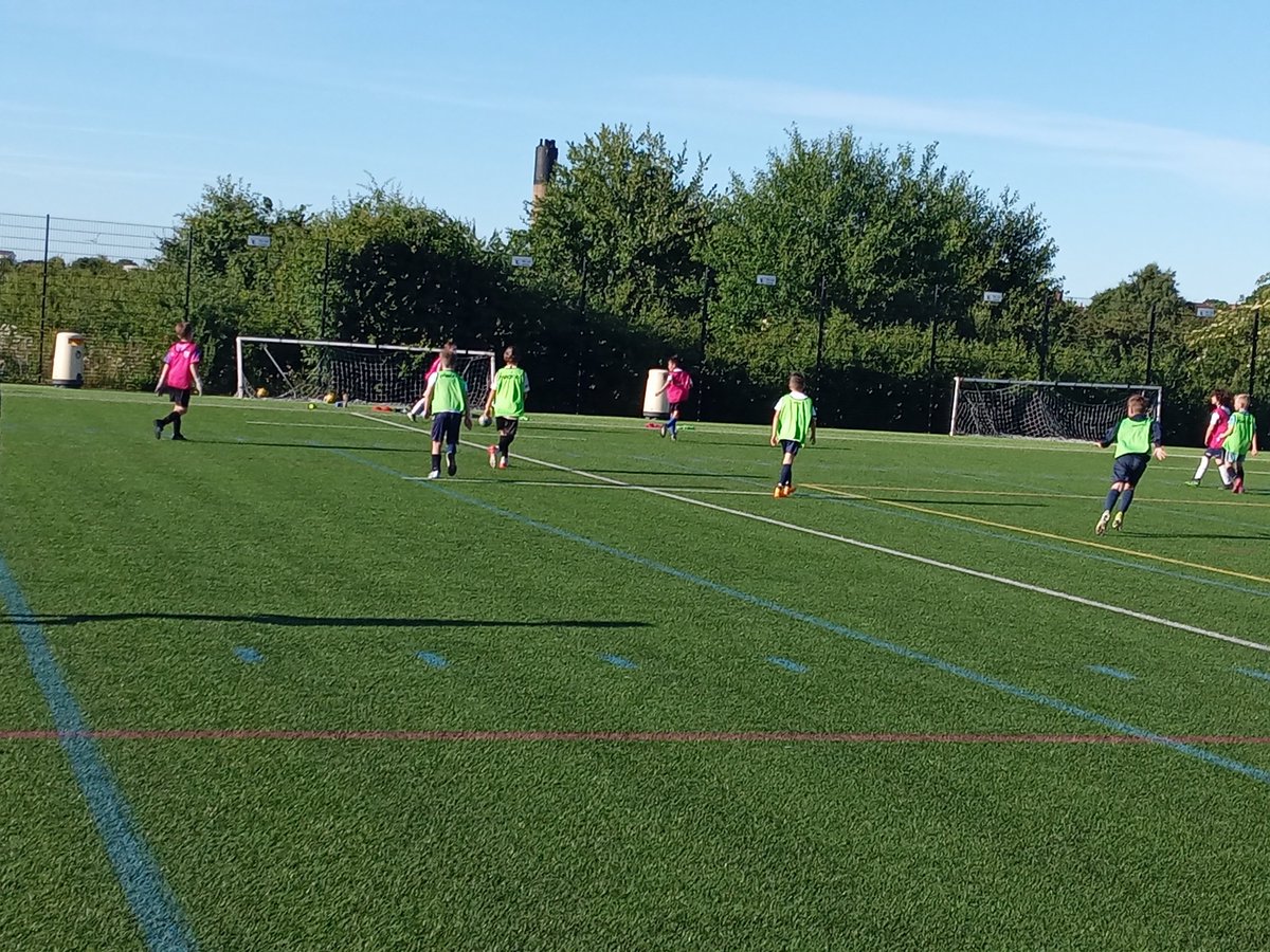 BullaGuido's tweet photo. @GFCdevcentres -Excellent session today- age related opposed game realistic sessions today 👌 - children improve on a weekly basis thanks to our knowledgeable coaches 👏 #learningthroughthegame ⚽ https://t.co/y5jTZQiIqj