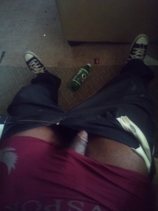 Sup who a bottom freak tight hole fat ass😍 bait too https://t.co/0CBTRuMXBH