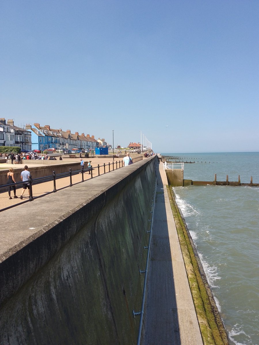 GouldthorpeAlan's tweet photo. A lovely day exploring the #Holderness coastal resorts of #Hornsea and #Withernsea
@EYBuses #service24 #Hull to #Hornsea then down the coast to #Withernsea by #service129 Before returning to #Hull by #serviceX7 https://t.co/CVsmmthr8j