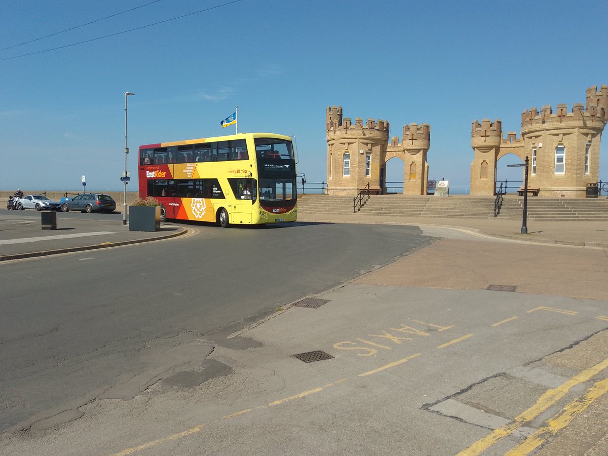 GouldthorpeAlan's tweet photo. A lovely day exploring the #Holderness coastal resorts of #Hornsea and #Withernsea
@EYBuses #service24 #Hull to #Hornsea then down the coast to #Withernsea by #service129 Before returning to #Hull by #serviceX7 https://t.co/CVsmmthr8j