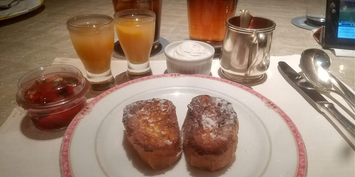 おはようございます❗️ 幕張は曇☁️ 我慢できずに食べてしまいました！！ 大好きな フレンチトースト😁 生クリーム、メイプルシロップ・・・ た～ぷり😍🍽 今日からダイエットｗ