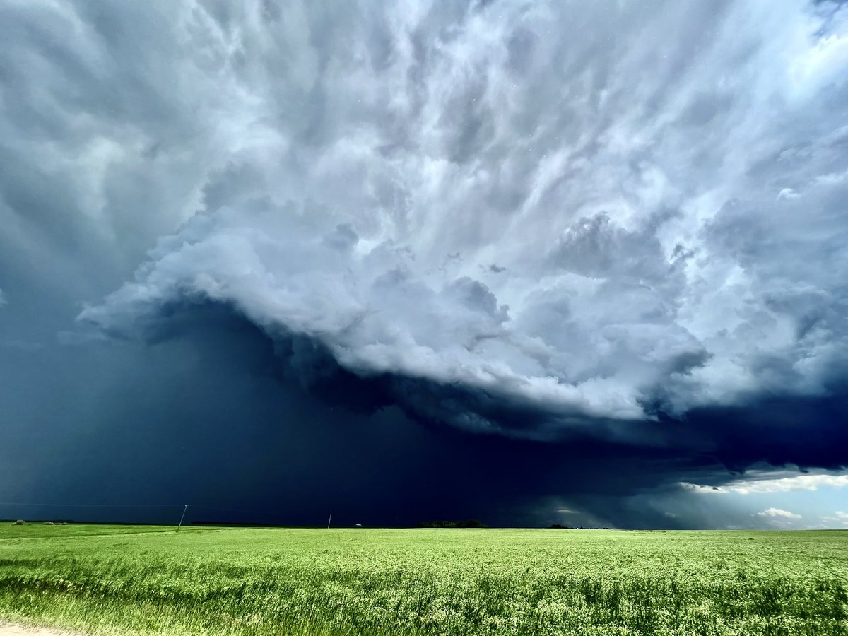RichardGottardo's tweet photo. #abstorm SE of olds …not bad https://t.co/38POkM5DlU
