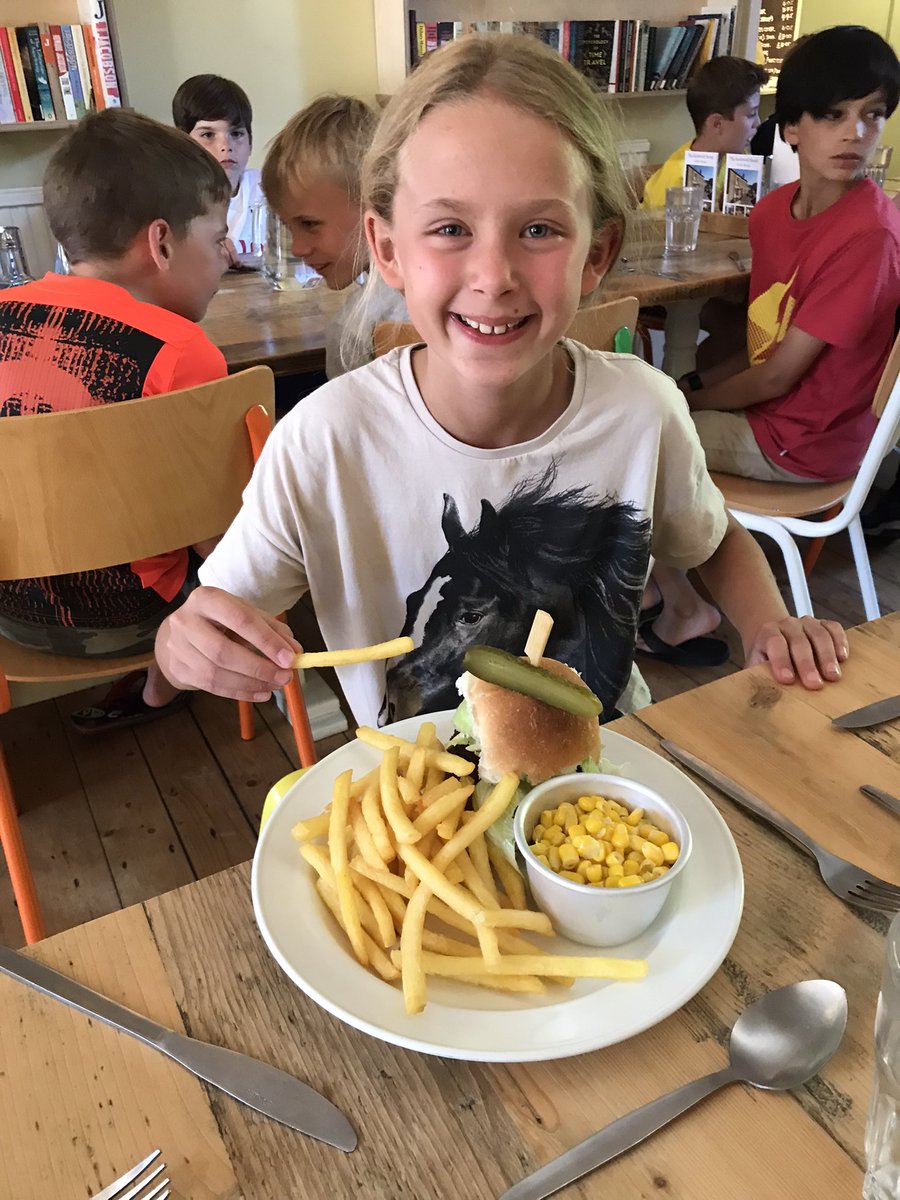 ThorngroveHead's tweet photo. Last meal at @thekettlewell Delicious beef burgers 🍔 and French fries 🍟 Yummy #yorkshiretrip #tripsweek #year5 https://t.co/ldukHSCSV3