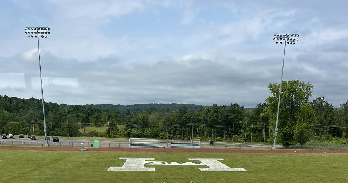 HHSMagicians's tweet photo. Graduation preparations are underway! #HerkPride https://t.co/ZvURsdeejP