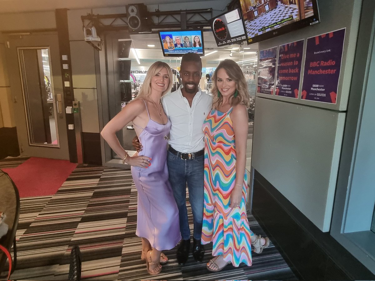 Right now on the Dead Good Show on @BBCRadioManc with @jskychat, it's @rhianmarie & @sarahjaynedunn talking all about their podcast, Hot and Bothered. 95.1FM & DAB 📻🎙️