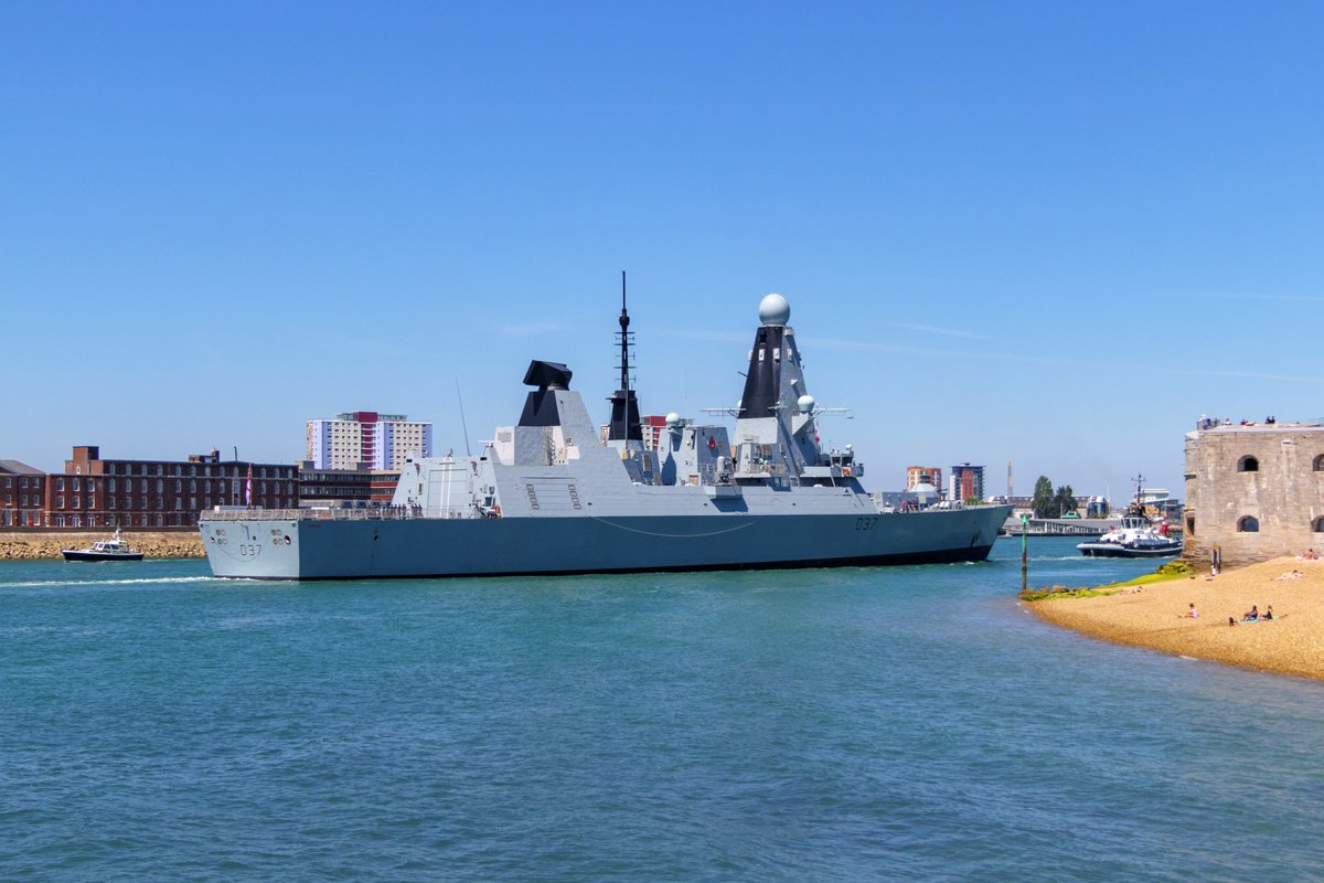 HMS Duncan (D37) inbound to Portsmouth Harbour. Pictured 22/06/22