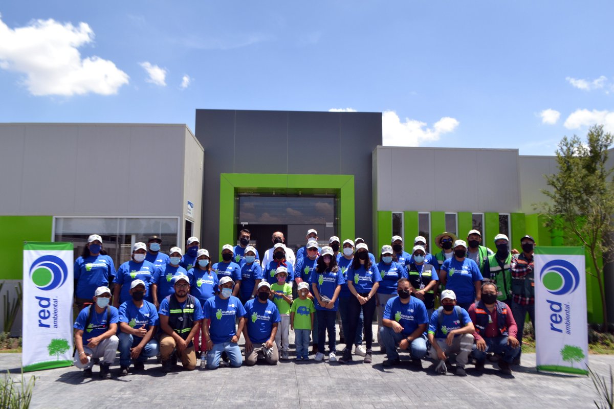 RedAmbiental_Mx's tweet photo. Con la plantación de ¡200 árboles!🌳 Realizamos #RedForestando en nuestra base de operaciones en #Querétaro con la ayuda de 60 voluntarios. 🤝
Con esta plantación de árboles contribuimos al cuidado del medio ambiente✅
#RedAmbiental #SomosMuchoMasquelosdelaBasura #MedioAmbiente https://t.co/R03r4Hq2Uq