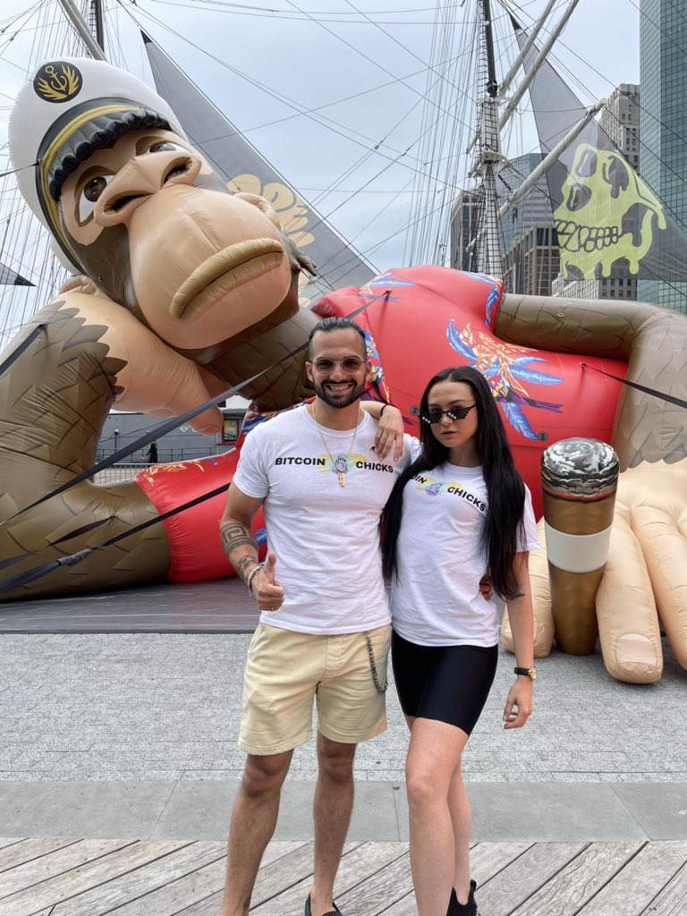 Hello Curtis 🙋‍♂️🏴‍☠️
Ape Fest 2022 is lit🔥 <a href="/BoredApeYC/">Bored Ape Yacht Club 🍌</a>