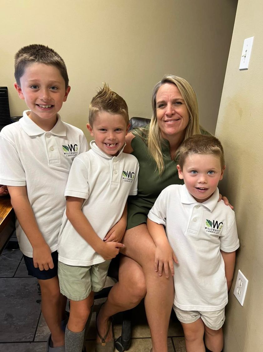 Some pretty cute visitors at the office today! 🌿
#Willowgrovelandscape #wearefamily #officevisits