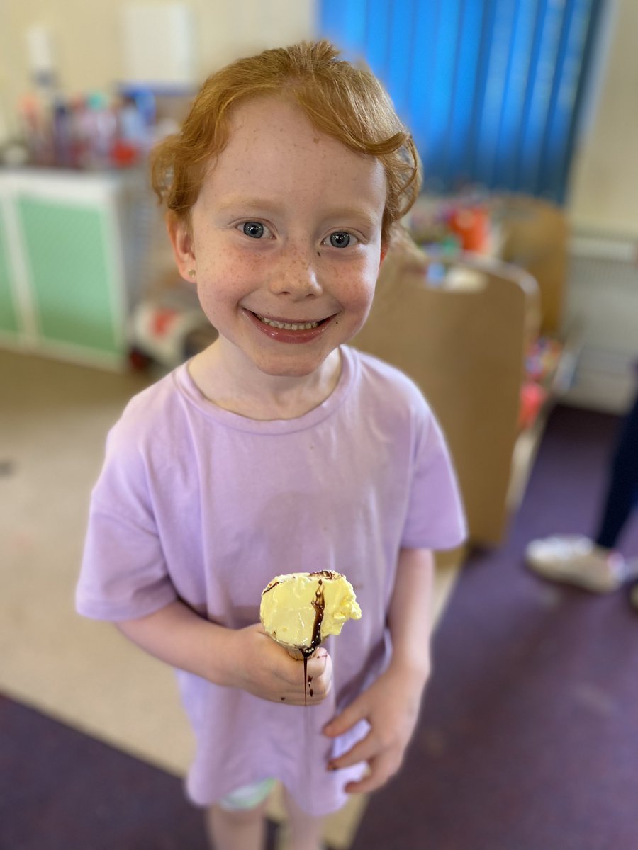 We had ice cream at our party this afternoon! 🎉🍦