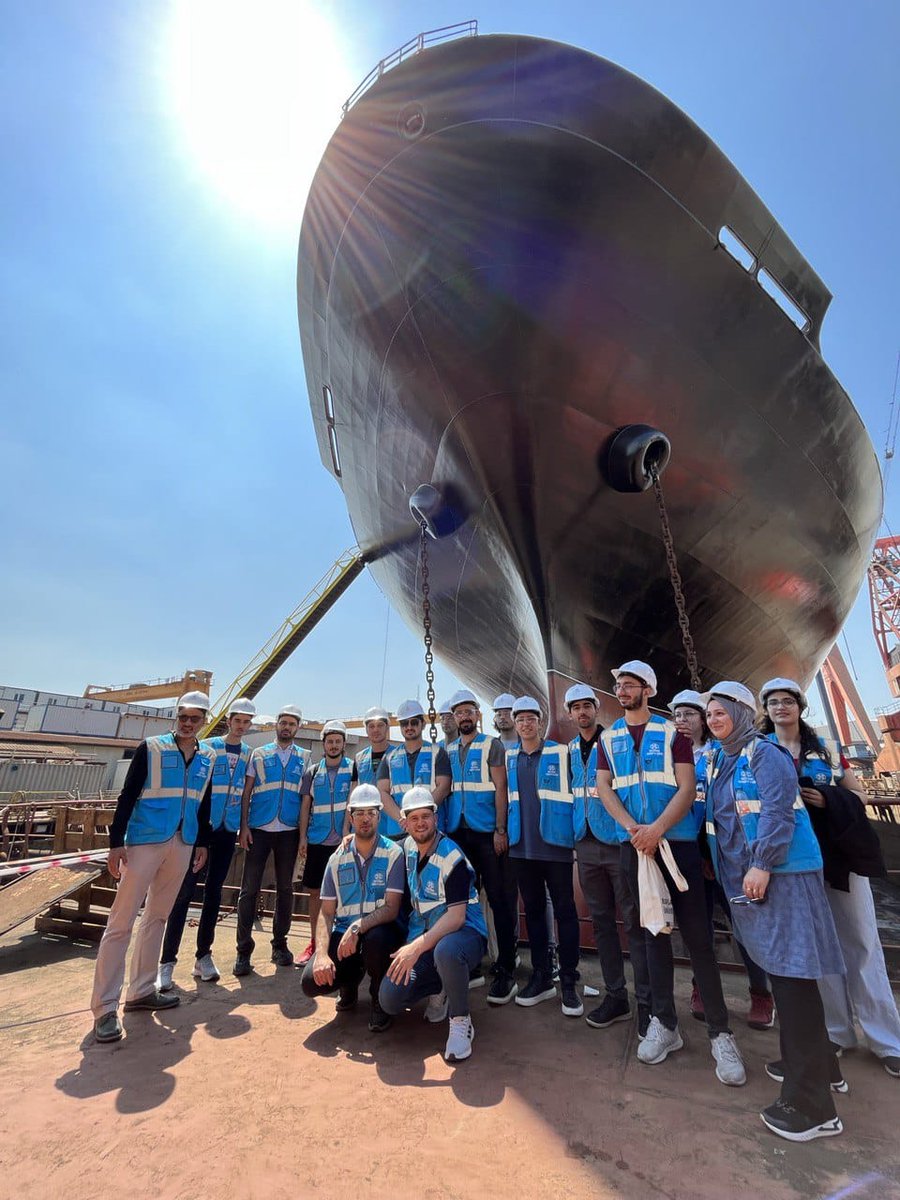 Bölümümüz öğrencileri için Sefine Tersanesi’ne teknik gezi düzenledik. Tersane yönetimi ile işbirliği ve ortak projeler konusunda verimli bir toplantı gerçekleştirdik. İlgi ve misafirperverliklerinden dolayı teşekkür ederim.