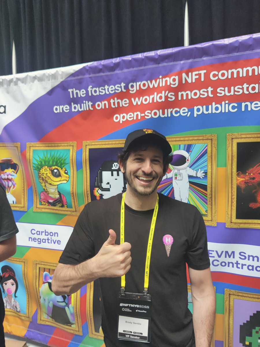 Having a great time at #nftnyc!

Met the great and super hardworking <a href="/hedera/">Hedera</a> and <a href="/HBAR_foundation/">@HederaFndn</a> team 🔥

The #Hedera booth has been busy the whole day with lots of people learning about it 🚀

Also an awesome experience to see HBots on the Hedera advertising 🤖

#nft
#hederanft