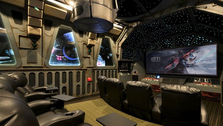 eliselipoff's tweet image. Shout out to my real estate writers. We just listed a $15M Disney World estate that has a replica Millennium Falcon movie theater inside. This will trend thanks to #obiwan finale tonight. DM me for the details. #starwars #disneyplus #millenniumfalcon