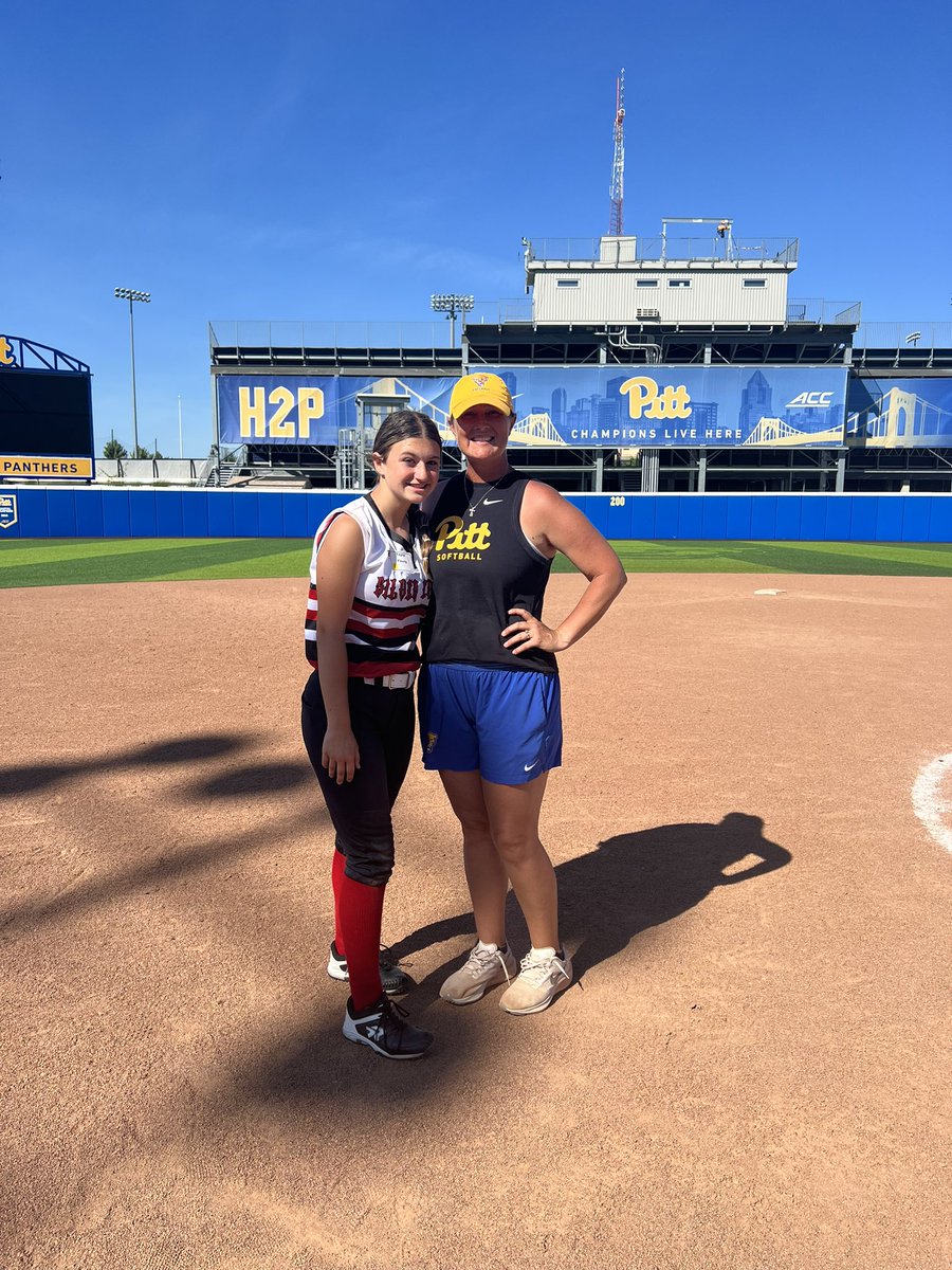 Tayloryoung_43's tweet photo. Day 2 of Elite Prospect Camp at @Pitt_SB ! I loved being able to up my skills and learn. Thank you @CoachHerm @biankabell27 @Hall_J_4 ! #H2P #Pittsoftball https://t.co/HUr6Qv9QVm