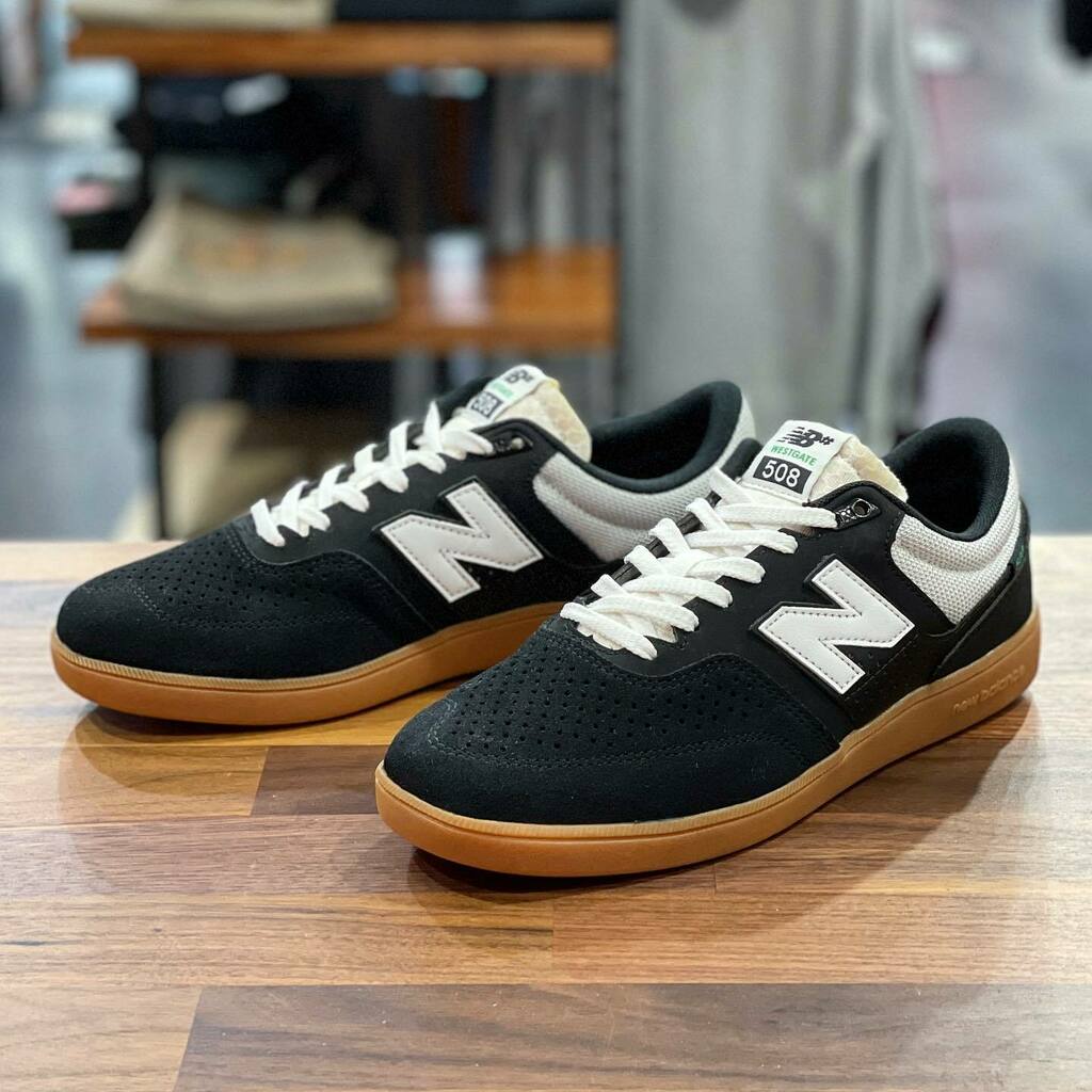 licknyc's tweet photo. New Balance ‘Brandon Westgate Numeric 508’ • Black/Gum • $85 • sizes 8-12
•
#licknycnewarrival #newbalancenumeric https://t.co/CzVaOMHCCw https://t.co/8OiIrSwrFi