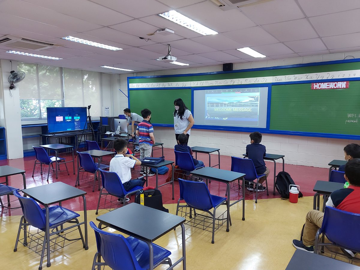 AdrieJavines's tweet photo. Hyflex learning started yesterday. 

it was just challenging to check the attendance for the online class and some technical difficulties with the display settings... 

Buuuuut it was nice that the two modalities get to interact during class. Soooo yay! 

#HyfleXS #HybridLearning https://t.co/NgMc0mU5v0