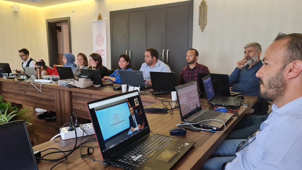 Birbirinden değerli zümrelerimizle 
yeni projenin temellerini atıyoruz
<a href="/dogm_arge/">DÖGM ArGe ve Projeler</a> olarak #yapayzeka alanında sahadayız
<a href="/DrMuratAltun/">Dr. Murat ALTUN</a> anlatımı ve rehberliğinde pilot uygulama gerçekleştiriyoruz
<a href="/btedernegi/">BTE Derneği</a> katkı ve desteği hep yanımızda
Emeği geçen arkadaşlarıma teşekkür ederim