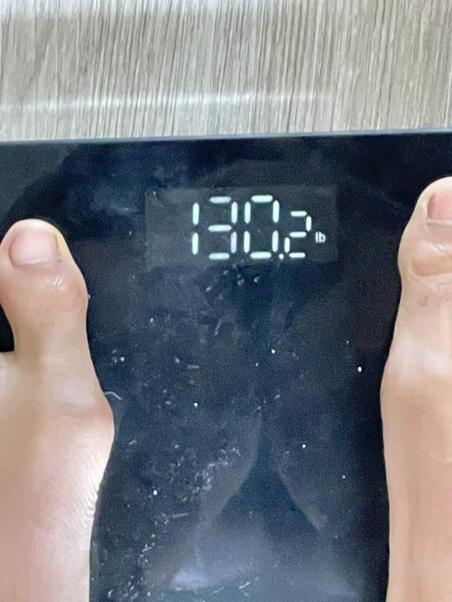 How tall do you think I am? https://t.co/GwQyVqibw4