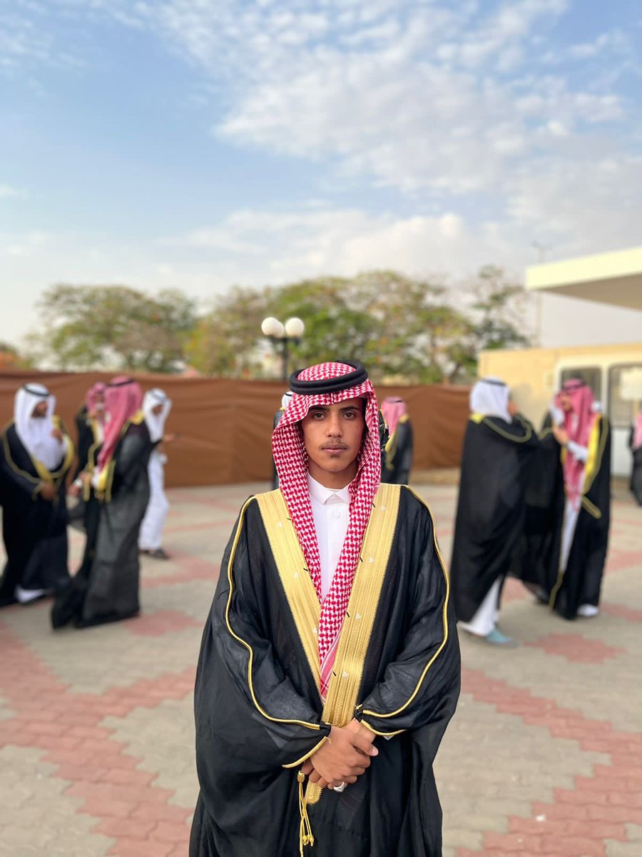 alzoran_'s tweet photo. يتقدم ملتقى #قبيلة_الزوران بصادق التهاني والتبريكات للأستاذ / عبدالله بن حامد الأزوري بمناسبة تخرج ابنه / معاذ من جامعة الطائف تخصص محاسبة مع مرتبة الشرف الثانية .
والتهنئة موصولة للإبن / معاذ 
داعين الله له بالتوفيق والسداد ف�� خدمة دينه ومليكه ووطنه . https://t.co/I4PXMtjAp0