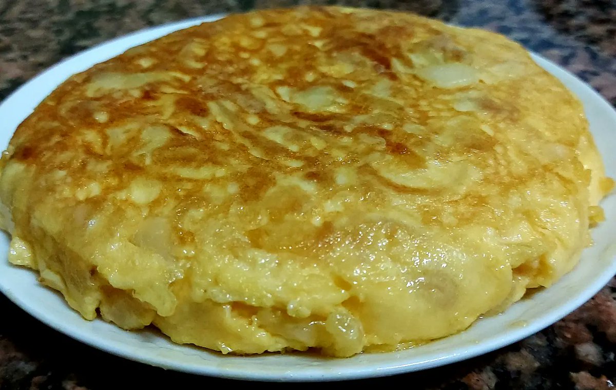 comocomodiadia's tweet photo. #pantomate en #mollete con #tortilladepatataycebolla hecha en #aove y en #wok, para que quede jugosa y tierna por dentro, pero no cruda... #guisoyo #comocomodiadia https://t.co/77jqCqIotS