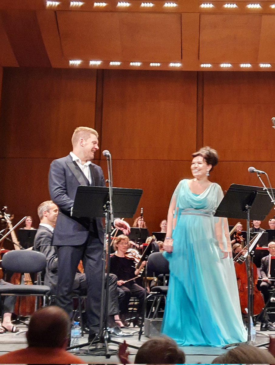 #LaVestale de #Spontini ce soir au @TCEOPERA. Grand merci à #ChristopheRousset @talenslyriques et @BruZane d'avoir donné cette œuvre ressuscitée par #Callas ! Bravo à @MarinaRebeka et @StandeBarbeyrac et aussi #TassisChristoyannis @CourjalNicolas @AudeExtremo et @VlaamsRadiokoor