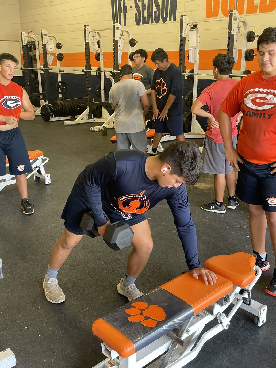 JEHSFootball's tweet photo. Day3 Week3 
#nodaysoff https://t.co/0MrVCWtMCV