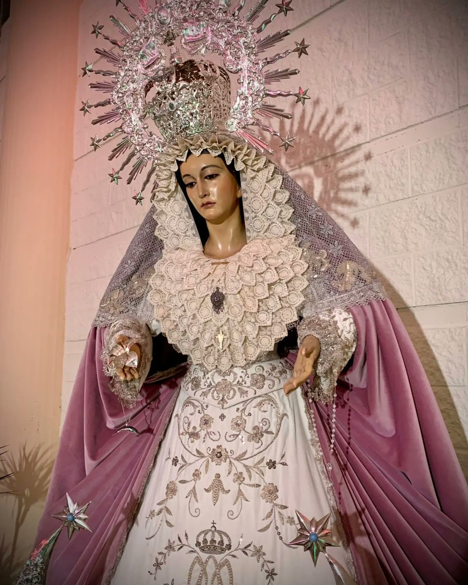 Santa María del Triunfo vestida para el tiempo ordinario por nuestro Hermano y vestidor Álvaro Abril