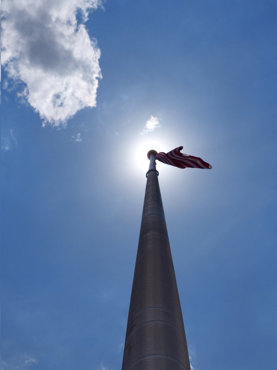 UCFObservatory's tweet photo. May feel like the Sun is directly overhead for #CentralFL #SummerSolstice but it's not quite! Here're some photos at a tall flagpole at @citybeautiful's #BlueJacketPark. When the Sun was highest, it was still about 5° off zenith -- so there's a tiny shadow! https://t.co/frc8ZTwj7Z