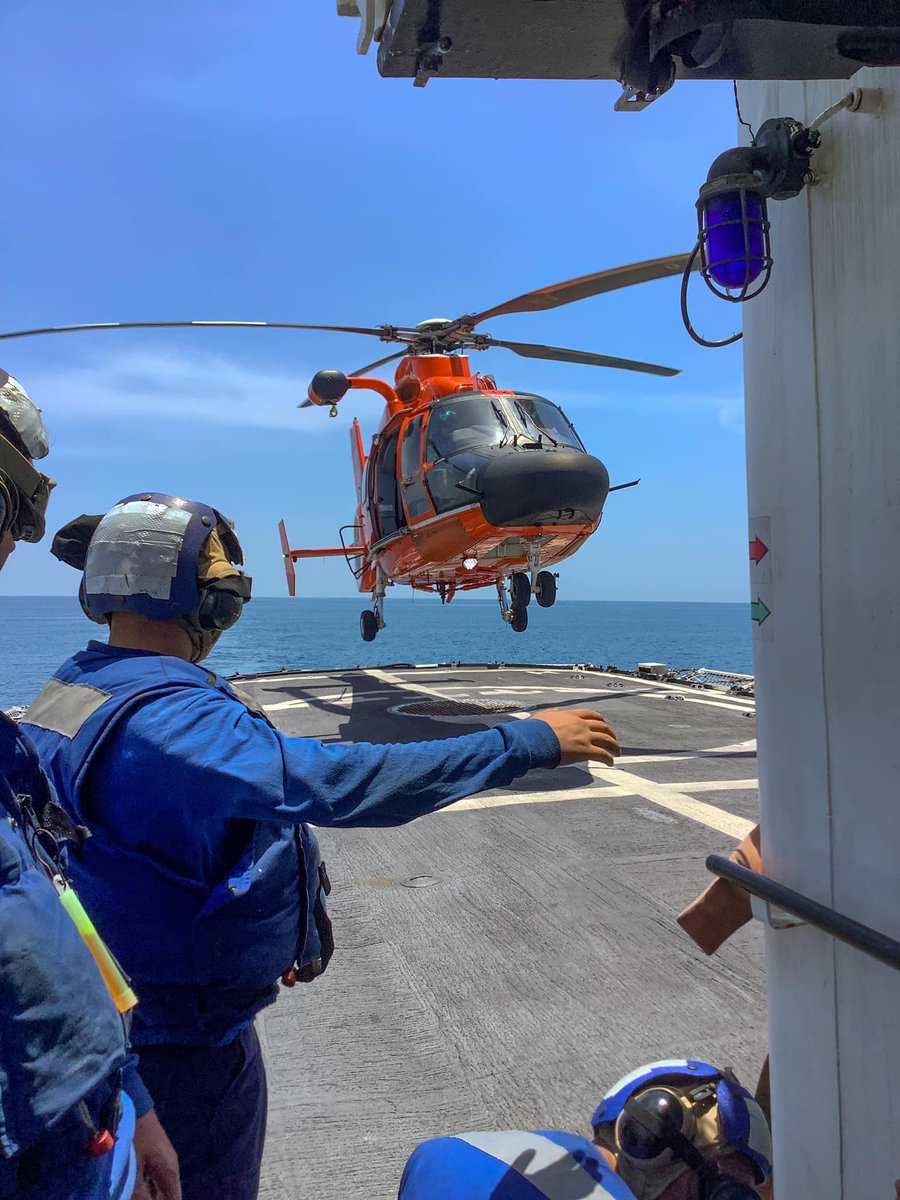 USCG's tweet photo. Teamwork makes the dream work! 🤝

Last week, #USCGAirStationMiami held a deck landing qualification rodeo with the #USCGCVenturous, completing 200 ship-helo evolutions and qualifying 42 crewmembers from 10 different cutters. 🚁 🚢

#coastguardtraining https://t.co/RUILNgy5NF