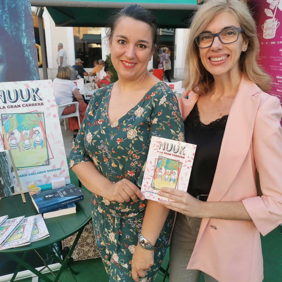 lapatridecai27's tweet photo. En la feria del libro de San Fernando #soundtrack @Edicirculorojo @DavidLopezCdL @LaVozdeCadiz @AlfilbeSanfdo @Laratoneralibr @libplastilina @LibreriaParaiso @libroslaberinto @J_Sullivan1980 @AlfilbeSanfdo @LibrManueldFall @LaVozdeCadiz https://t.co/qZzRobGzyi