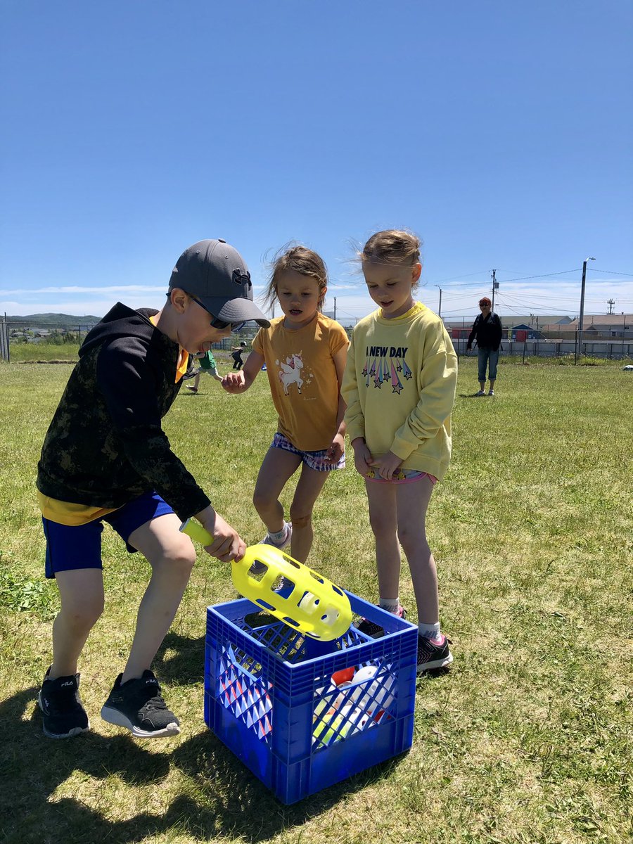TATwolves_PE's tweet photo. post 2/2 #TAFieldDay2022 was AWESOME! How do I know it’s awesome? Just look at all those smiling faces! Special shout-out to @ACFDNL for delivering an awesome bbq for all students k-12! @TATwolves @NLESDCA @SISNLESD @schoolsportsnl @arnolds_cove https://t.co/GrLRfJt38S