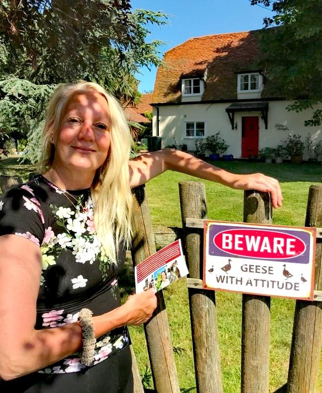 JoBeavis's tweet photo. #Stisted today on the doorstep.  Brilliant #bluesky and conversations with residents on local issues. #Independent
@LGA_Independent
@IndepNet
https://t.co/lKm3sePppk https://t.co/fVMeKn26bd