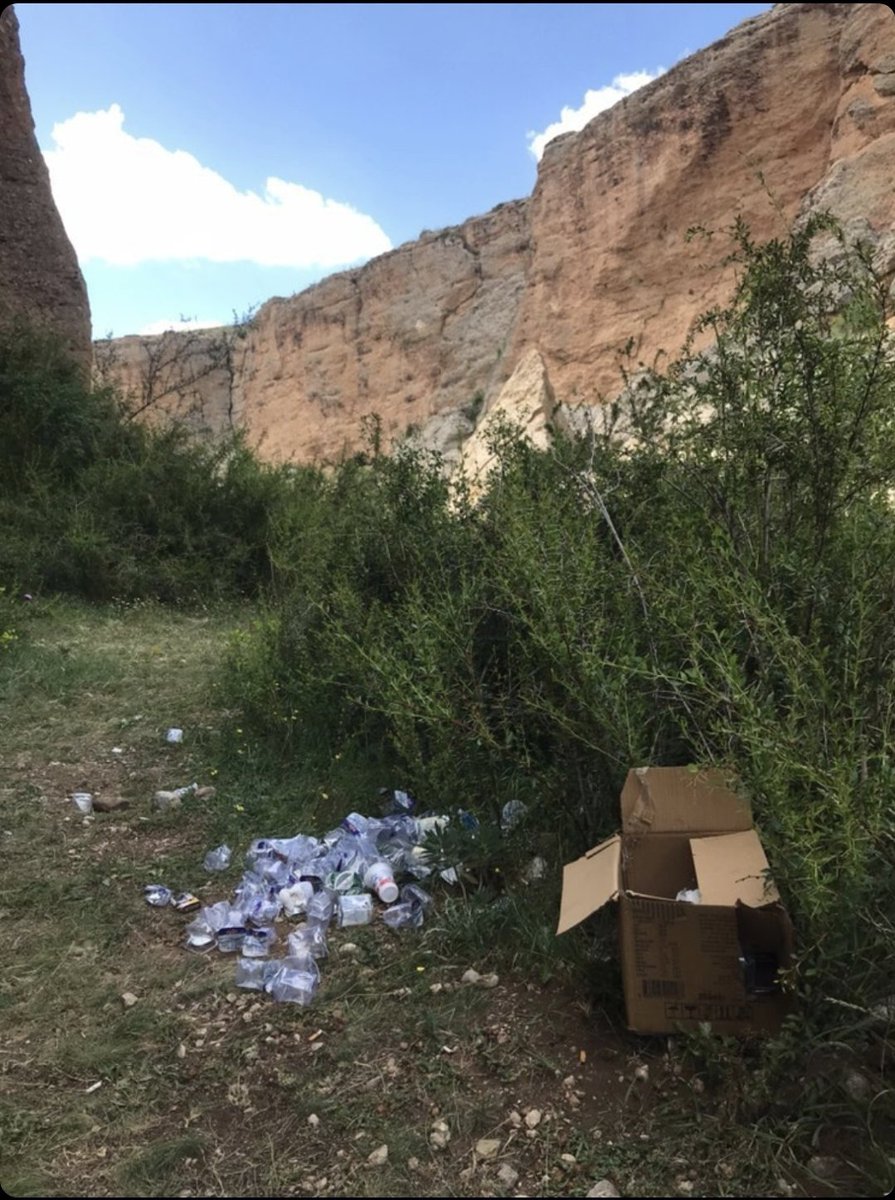 Aladağlar Milli Parkın'daki çöpleri paylaşıp sonra sildim. 
Çekim ekibi aradı.
Yorgunluktan çöpleri unuttuklarını hemen gidip temizlediklerini,
lastiklerin bir önceki filmden kaldığını söylediler  ?
<a href="/milliparklar/">Milli Parklar</a>
<a href="/KayseriDKMP/">Kayseri DKMP</a> konuyu takip eder sanırım.
Lütfen biraz dikkat...